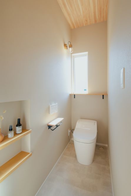 岡崎市の注文住宅で建てたおしゃれな平屋のトイレ