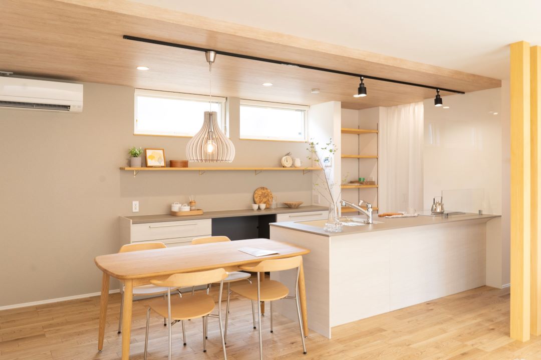 グレージュインテリアが可愛い半平屋のおうち