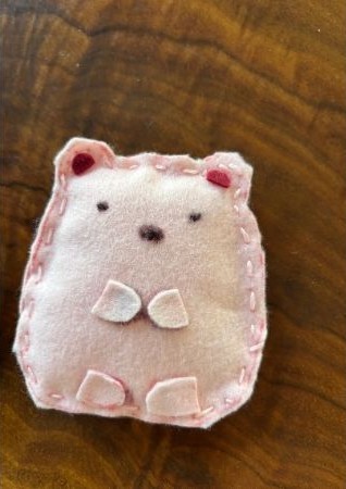 こどもと裁縫をしてすごした時間。いつもよりゆっくりと字がんが流れているような豊かな時間です。